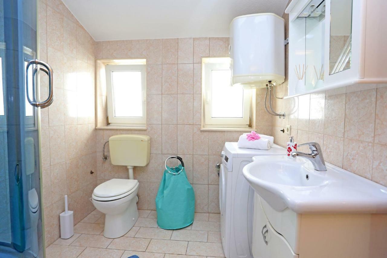 Studio Apartment Grey Split Exterior foto