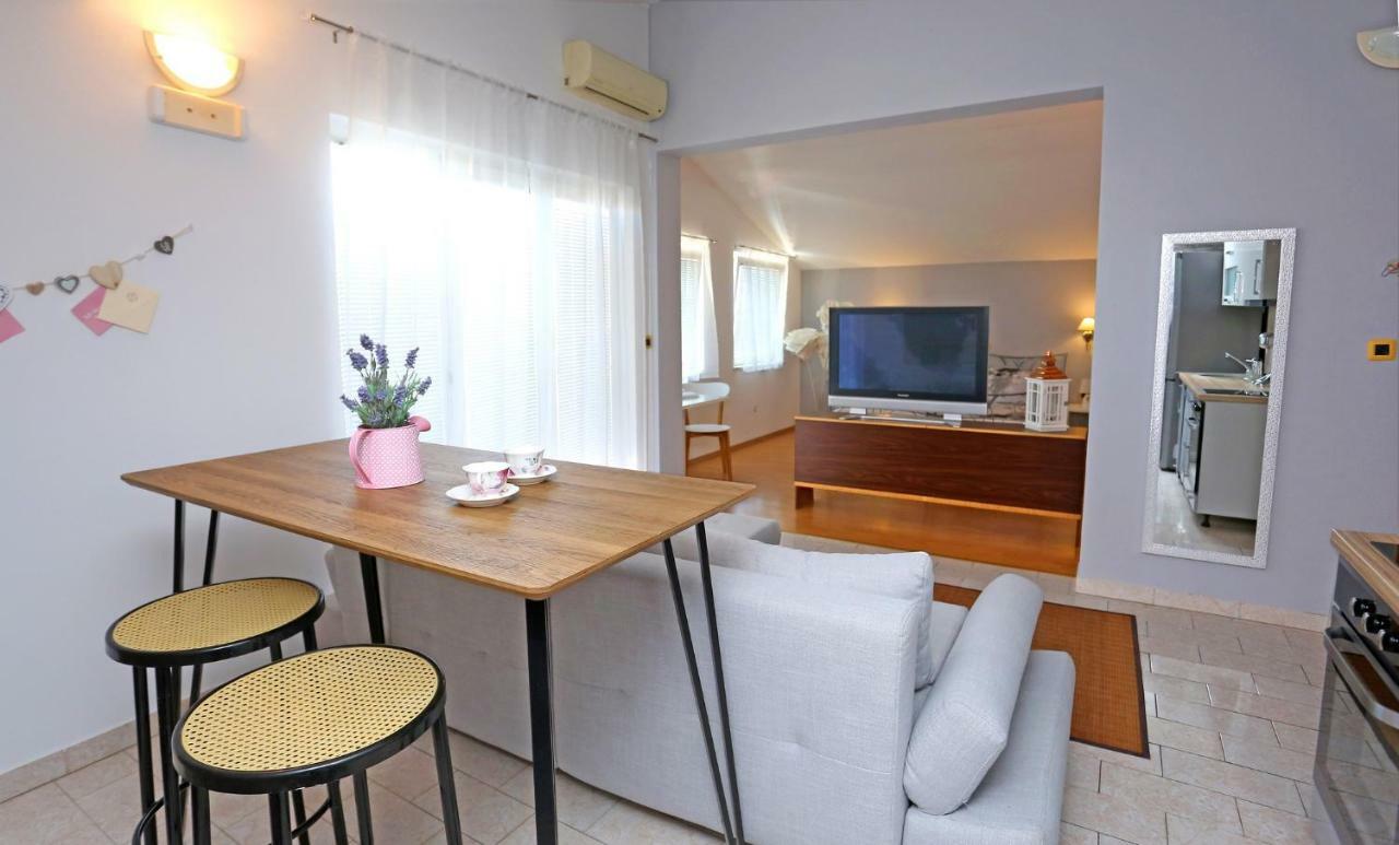 Studio Apartment Grey Split Exterior foto